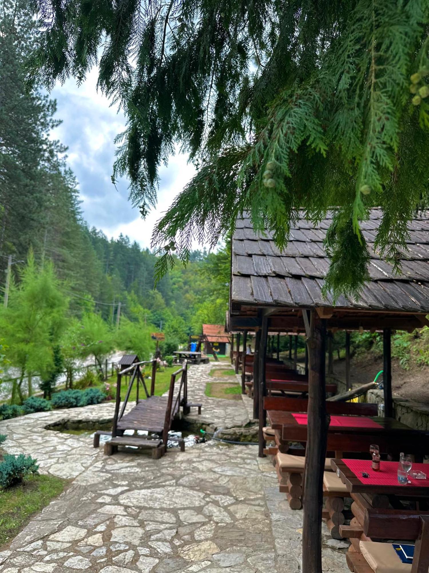 Motel Stovrela Cazin Buitenkant foto